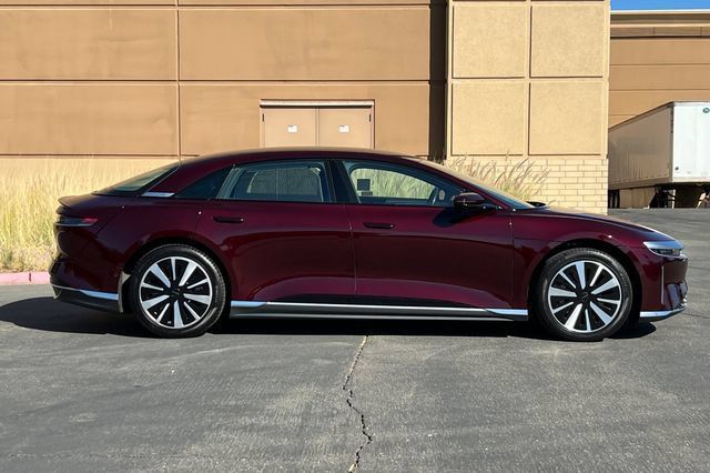 Used 2024 Lucid Air Touring AWD/4WD image 3