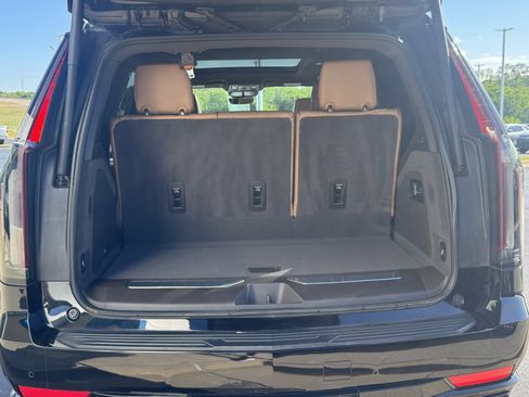 Used 2023 Cadillac Escalade Sport w/ LPO, ONYX Package AWD/4WD image 6