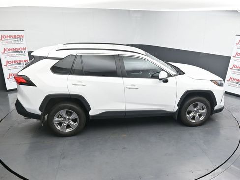 Used 2022 Toyota RAV4 XLE w/ XLE Grade Weather Package image 17