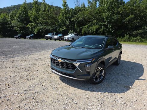 New 2026 Chevrolet Trax LT FWD image 10