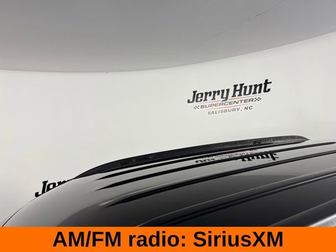 Used 2024 Jeep Compass Limited image 13