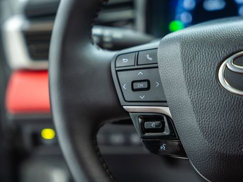 Used 2025 Toyota Camry XSE image 29