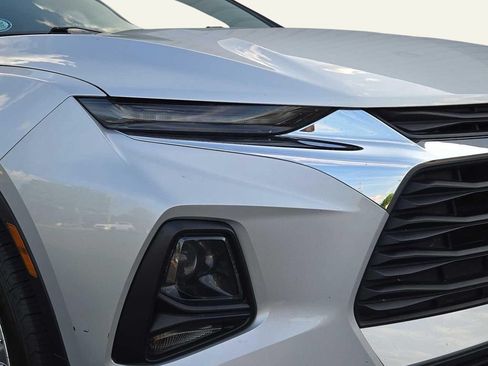 Used 2021 Chevrolet Blazer LT FWD image 2