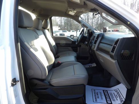 Used 2020 Ford F450 XL w/ Power Equipment Group image 33