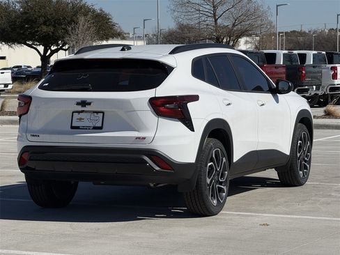 New 2026 Chevrolet Trax RS w/ Sunroof Package image 4
