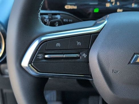 New 2026 Chevrolet Equinox EV LT image 19