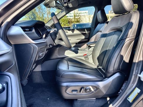 New 2025 Jeep Grand Cherokee Limited w/ Luxury Tech Group II image 13