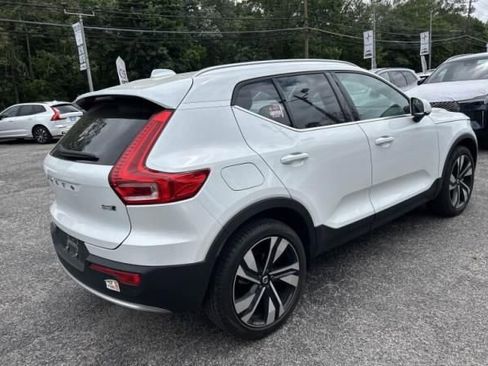 Used 2025 Volvo XC40 B5 Plus w/ Protection Package Premier AWD/4WD image 3