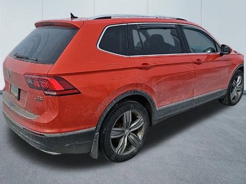 Used 2018 Volkswagen Tiguan SEL Premium w/ 3rd Row Seat Package image 2