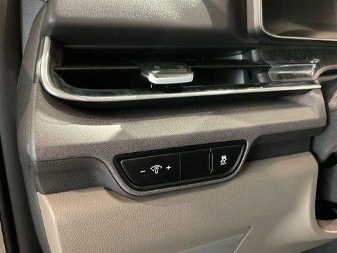 New 2026 Kia Carnival EX FWD image 11