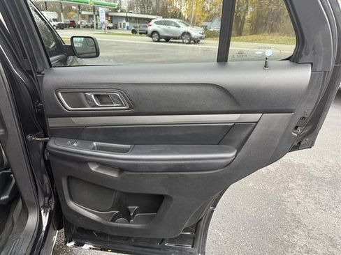 Used 2018 Ford Explorer XLT image 42