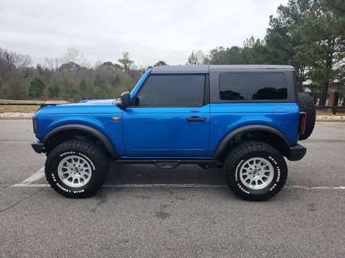 Used 2023 Ford Bronco Badlands image 2