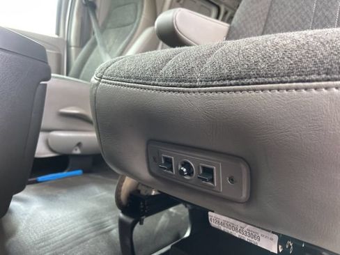 New 2025 Chevrolet Express 2500 RWD image 17