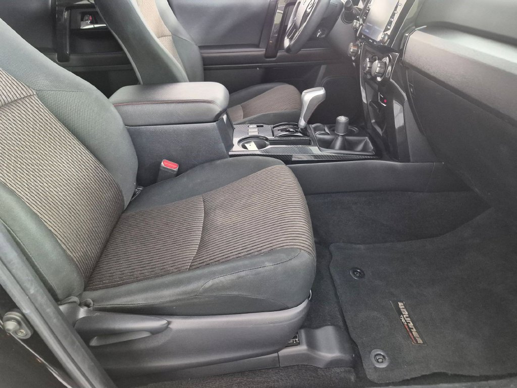 Used 2021 Toyota 4Runner TRD Off-Road AWD/4WD image 31