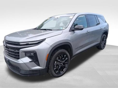 Used 2024 Chevrolet Traverse LS w/ Midnight/Sport Edition FWD image 17