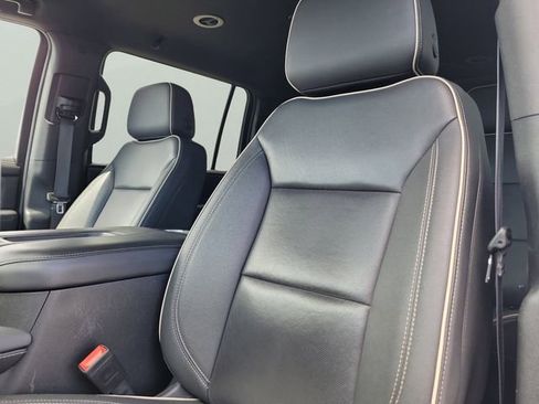 Used 2024 GMC Yukon XL SLT image 22