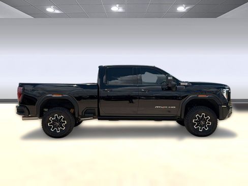 Used 2025 GMC Sierra 2500 AT4X AWD/4WD image 8
