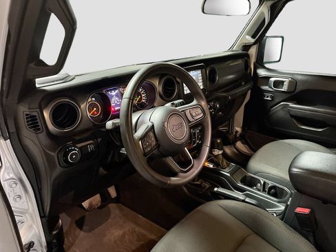 Used 2023 Jeep Wrangler Unlimited Sport AWD/4WD image 9
