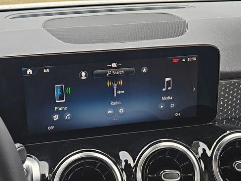 Certified 2026 Mercedes-Benz GLB 250 4MATIC image 22