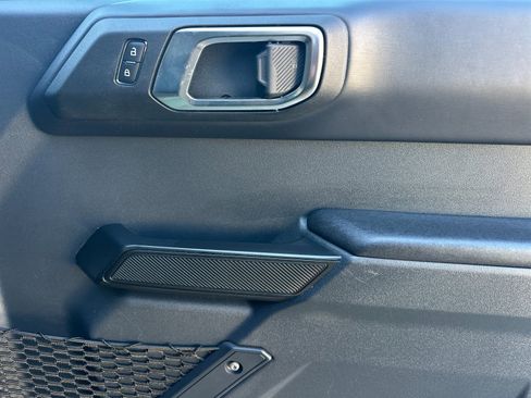 Used 2025 Ford Bronco Badlands image 20