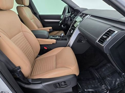 Used 2023 Land Rover Discovery HSE R-Dynamic image 3