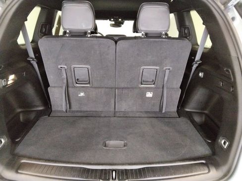 Used 2024 Jeep Grand Cherokee L Laredo image 9