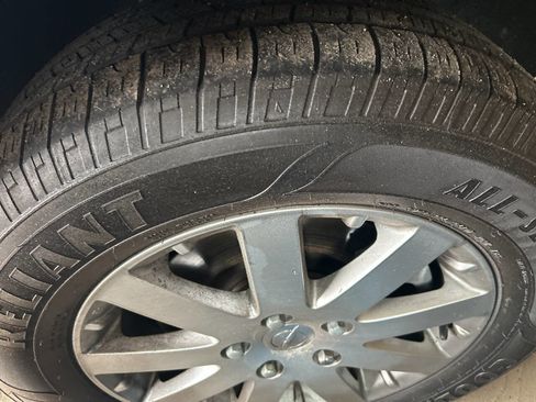 Used 2015 Chrysler Town & Country Touring FWD image 13