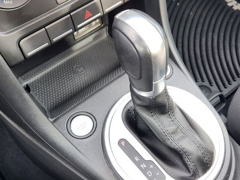 Used 2018 Volkswagen Beetle 2.0T Coast image 13