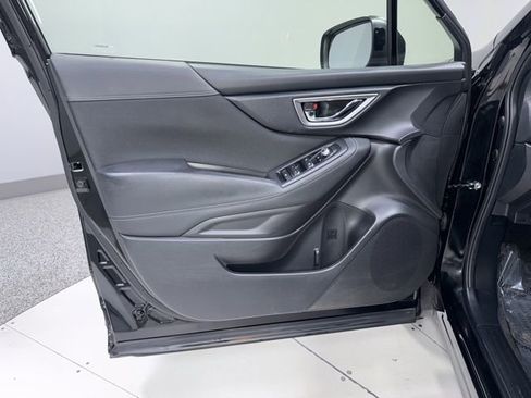 Used 2019 Subaru Forester Premium AWD/4WD image 11
