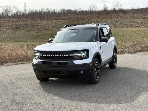 New 2025 Ford Bronco Sport Outer Banks w/ Outer Banks Tech Package+ image 1