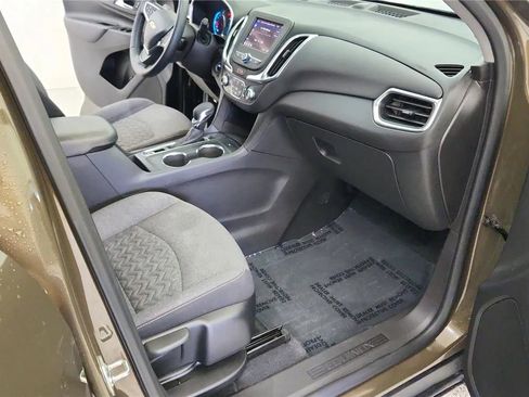 Used 2024 Chevrolet Equinox LT FWD image 35