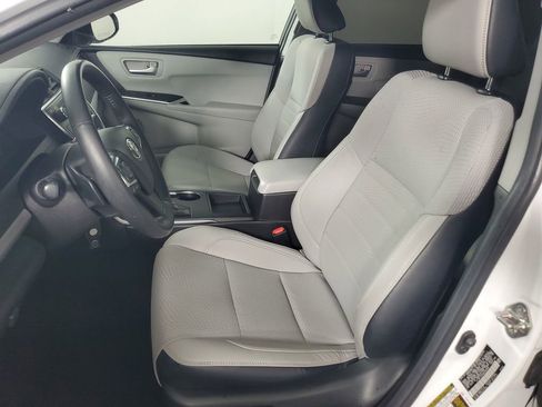 Used 2017 Toyota Camry SE image 12