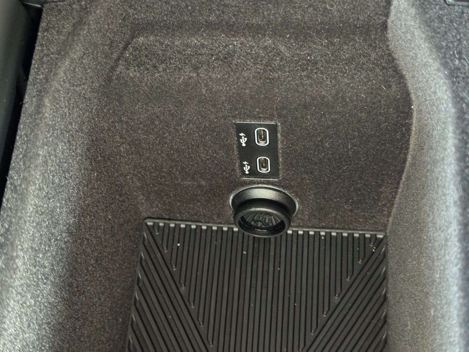 Used 2023 BMW 740i w/ Parking Assistance Package RWD image 37