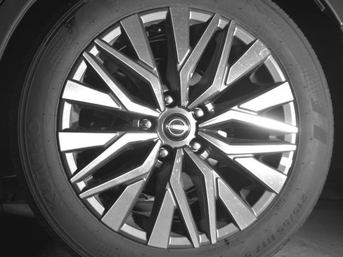 Used 2025 Nissan Altima 2.5 SV FWD image 14