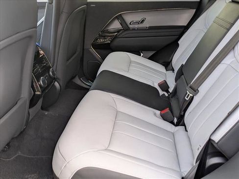 New 2026 Land Rover Range Rover Sport Dynamic SE image 17