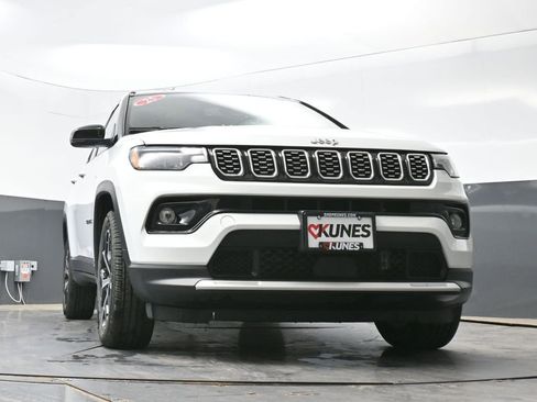 Used 2025 Jeep Compass Limited AWD/4WD image 49