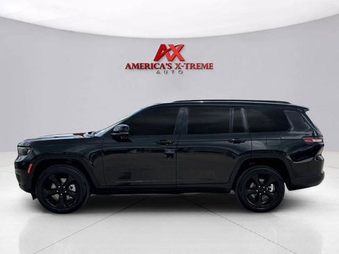 Used 2024 Jeep Grand Cherokee L Laredo RWD image 2