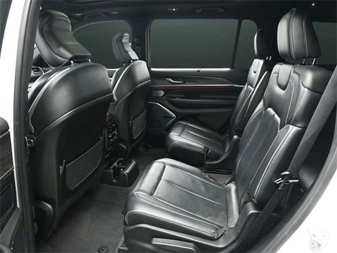 Used 2021 Jeep Grand Cherokee L Overland w/ Advanced Protech Group III image 15