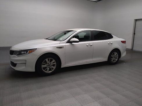 Used 2016 Kia Optima LX image 2