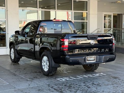 Used 2024 Nissan Frontier SV w/ SV Convenience Package image 9