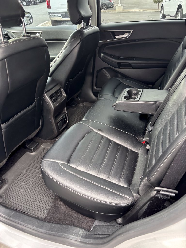 Used 2019 Ford Edge SEL w/ Equipment Group 201A FWD image 4