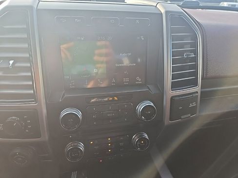 Used 2018 Ford F150 Platinum w/ Equipment Group 701A Luxury image 22