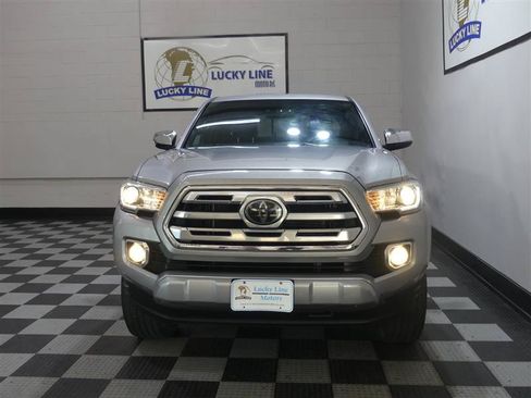 Used 2019 Toyota Tacoma Limited AWD/4WD image 2
