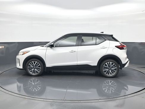 Used 2024 Nissan Kicks SV image 4