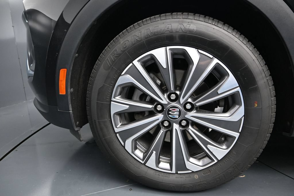 Used 2024 Buick Envision Preferred AWD/4WD image 17