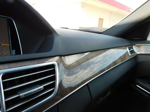 Used 2016 Mercedes-Benz E 350 4MATIC Sedan image 31