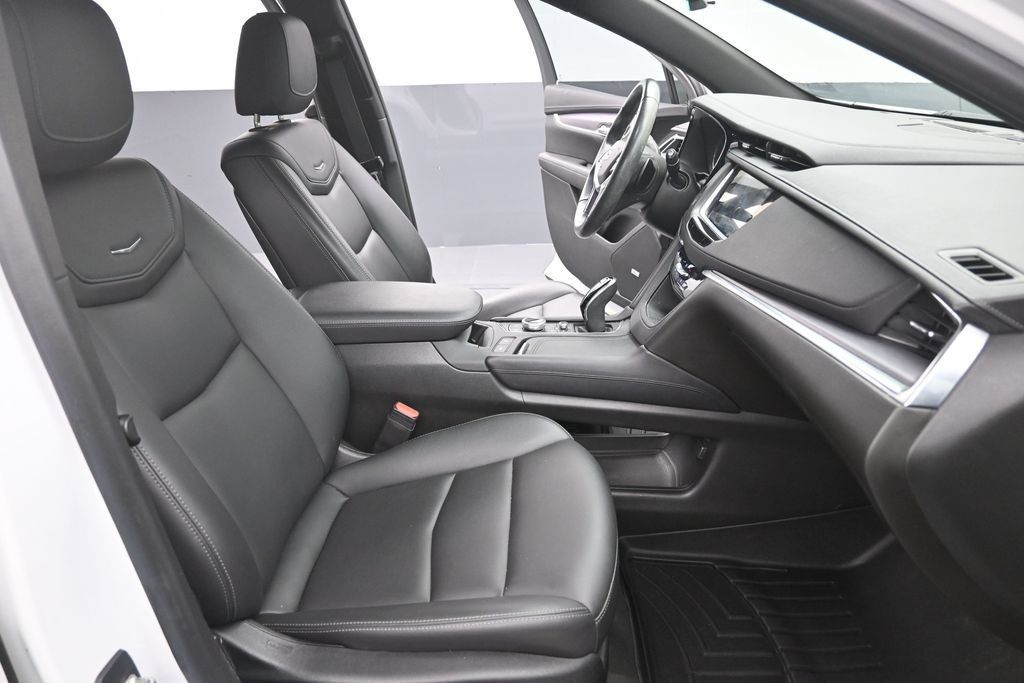 Used 2021 Cadillac XT5 Luxury FWD image 14