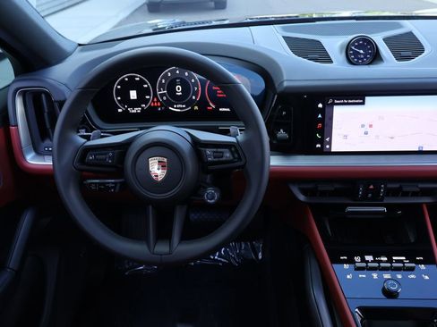 Used 2026 Porsche Cayenne Coupe image 15