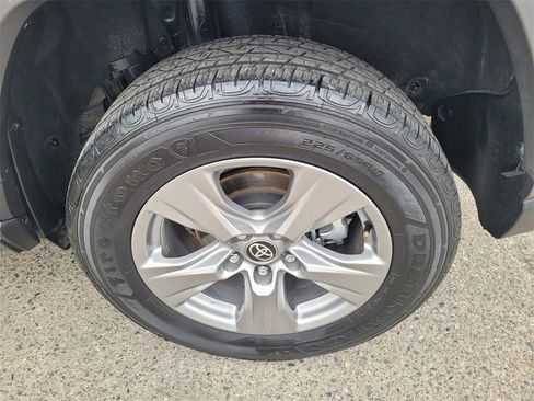 Used 2024 Toyota RAV4 XLE image 27