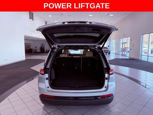 Used 2024 Jeep Grand Cherokee Limited w/ Black Appearance Package image 7